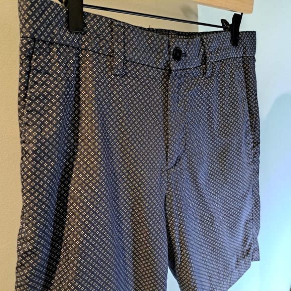Banana Republic Men's 30"x9" Aiden Short - Picture 4 of 14